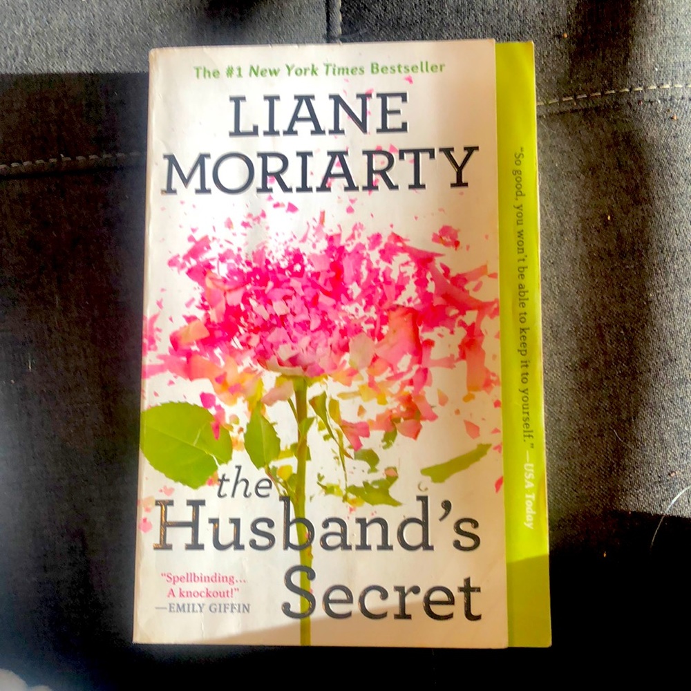 The Husband’s Secret by Liane Moriarity